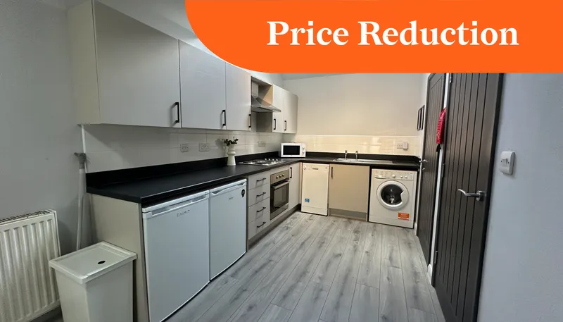 Gated Apartment // 2 Bed // SEPT 2026 - Thumbnail 1